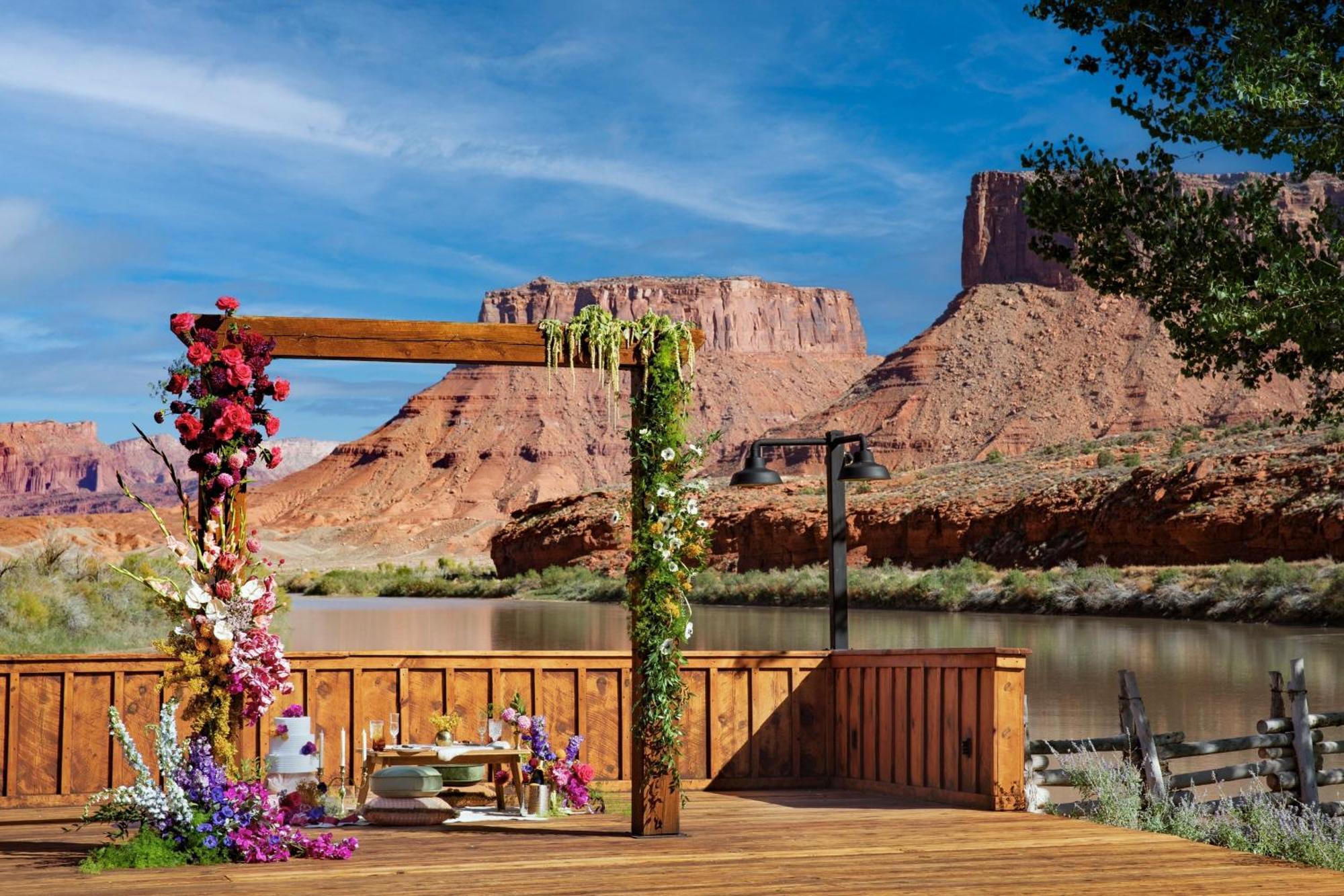 Red Cliffs Lodge Moab Exterior foto