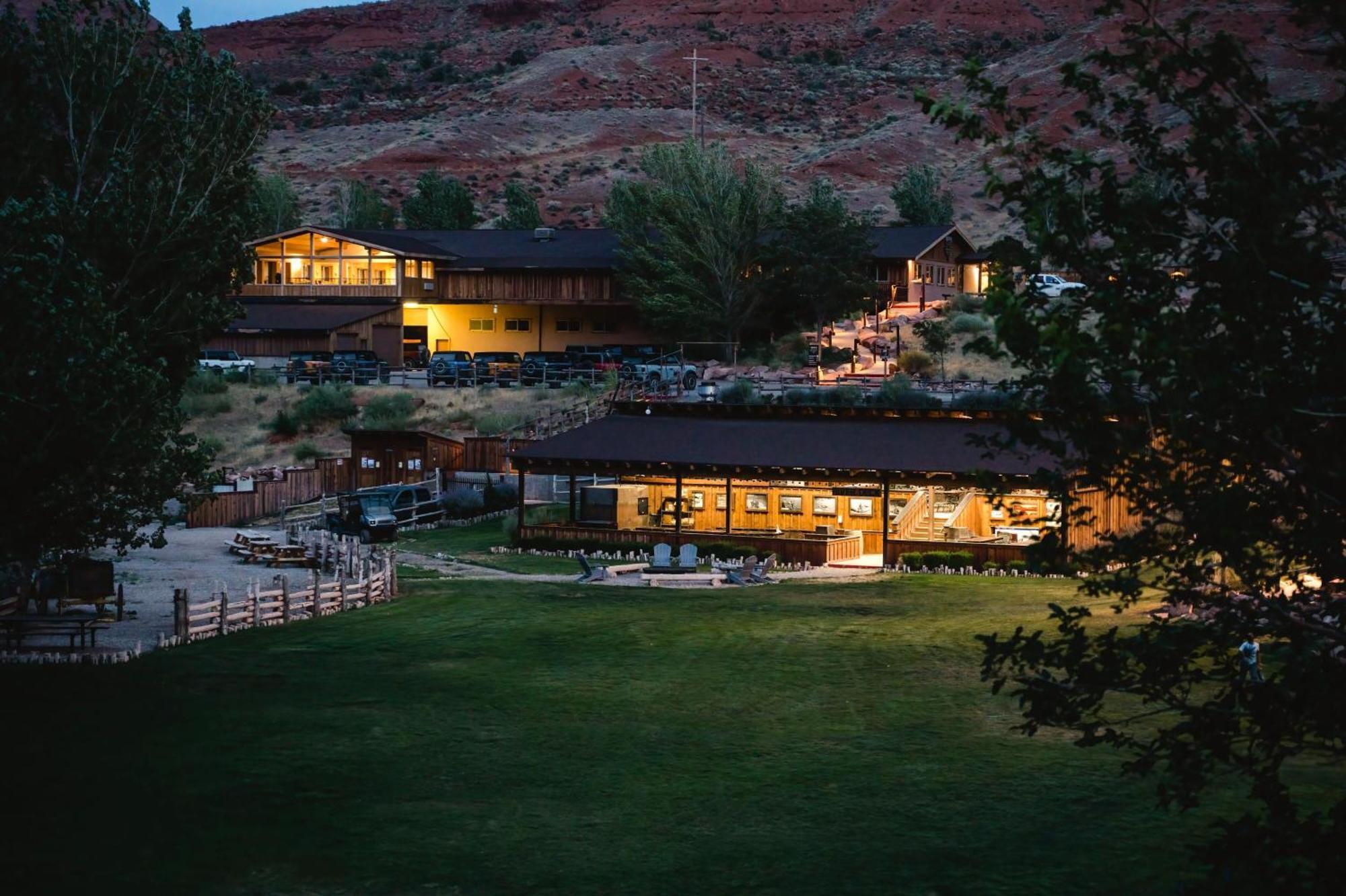 Red Cliffs Lodge Moab Exterior foto